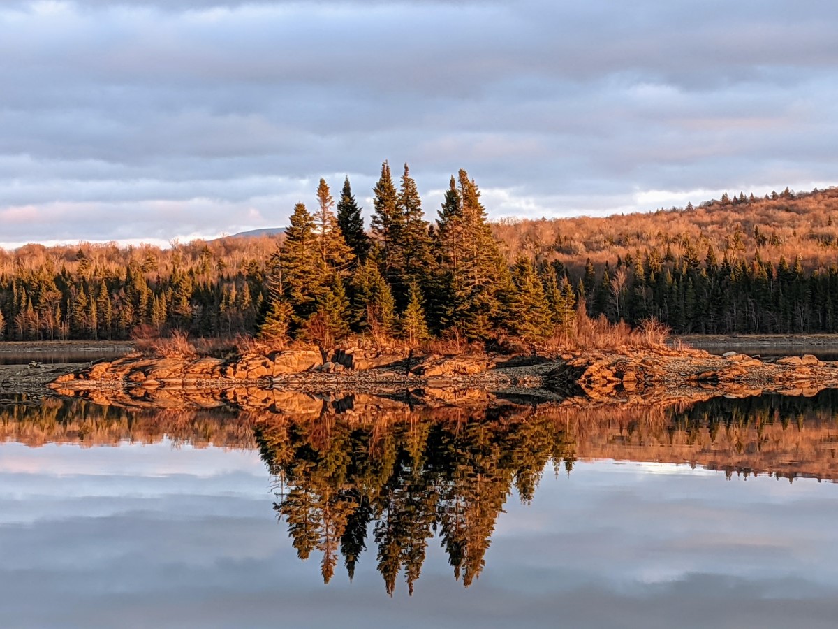 A photo of a NH lake